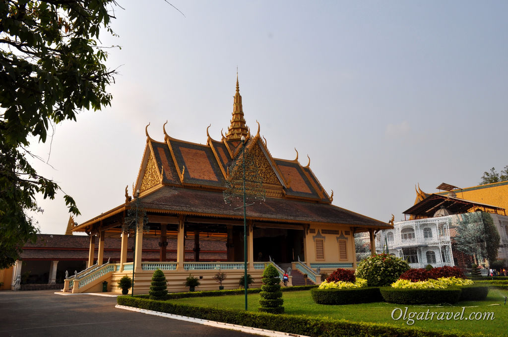 Phnom_Penh_Royal_Palace_9
