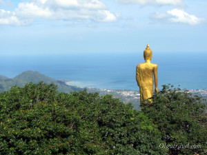 большой Будда в горах Самуи