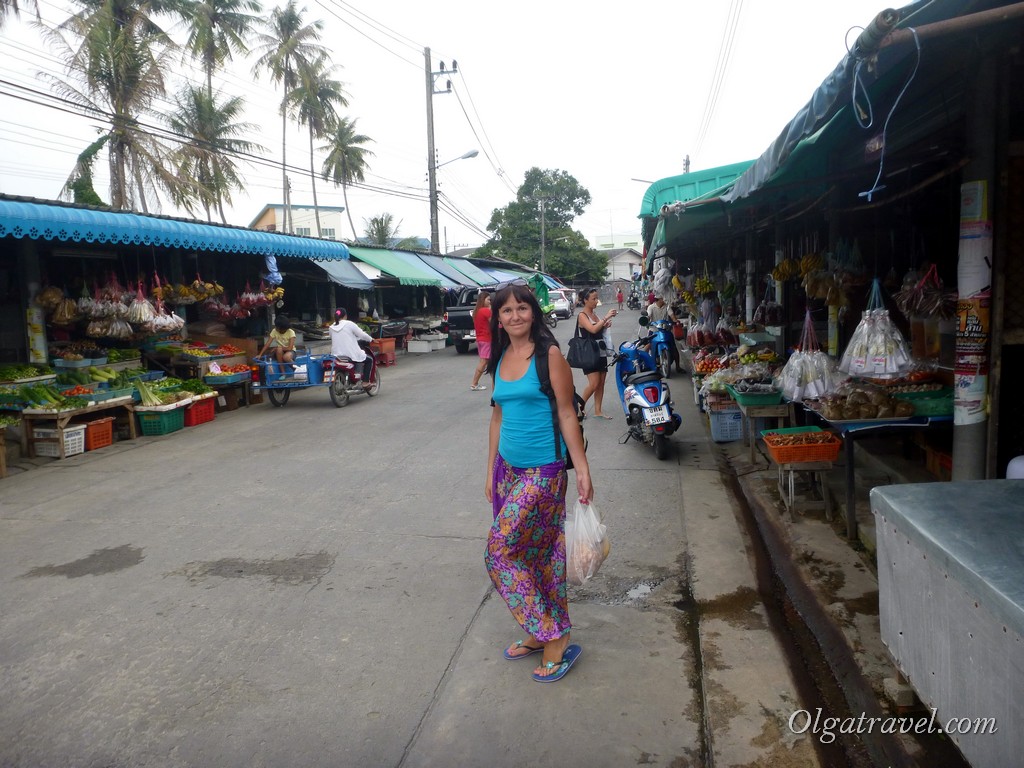 Рынок в Тонг Сала, цены выше, чем на Самуи, выбор фруктов не очень большой